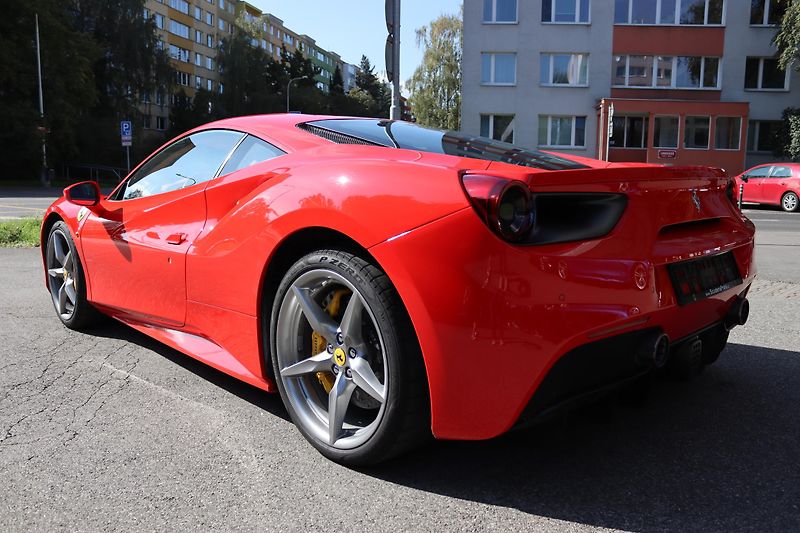 Ferrari 488 (2019) 488 GTB | 1. Majitel | ČR  - fotka 19 z 75