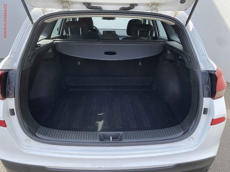 Hyundai i30 (2021) 1.6 CRDi, 1.maj,ČR, Smart - fotka 7 z 17