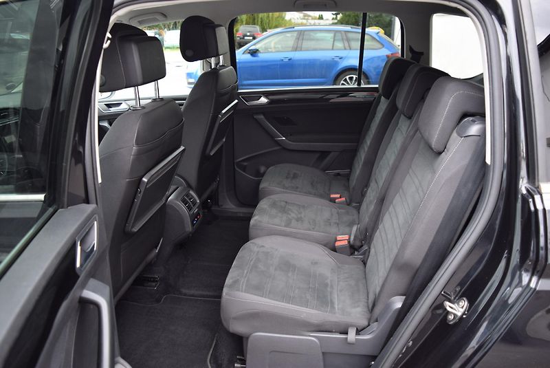 Volkswagen Touran (2017) 1.4TSI 110kw 7MÍST HIGHLIN TAŽ - fotka 15 z 48