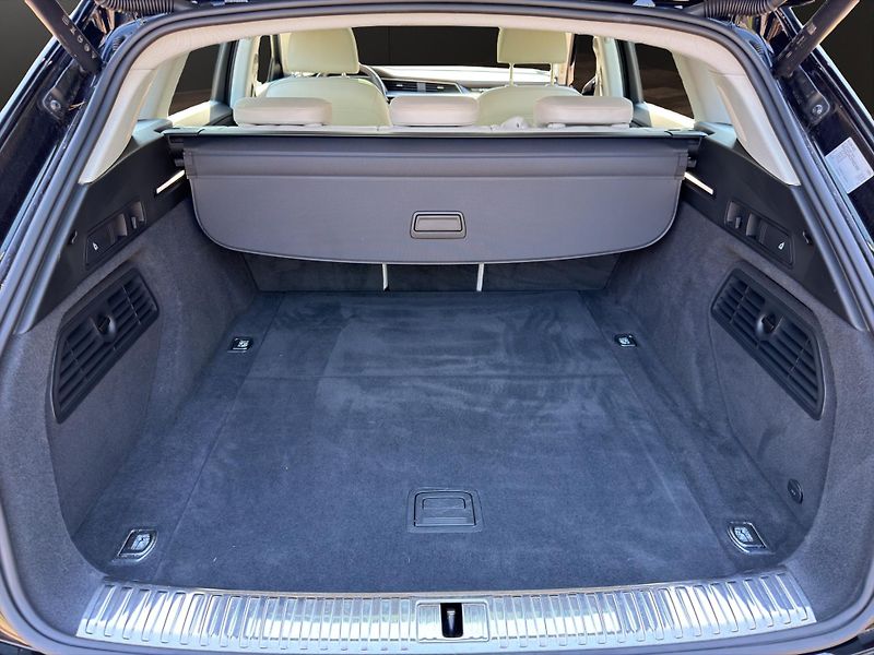 Audi e-tron (2023) 55 300KW 21 ALU PANORAMA - fotka 20 z 27