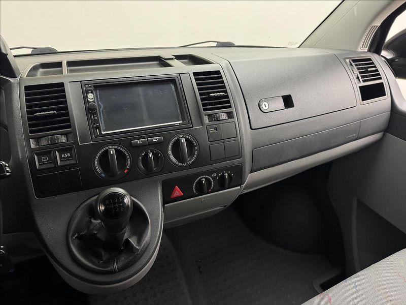 Volkswagen Transporter 2,5 TDi 128kW 6-MÍST SERVIS TZ - fotka 11 z 26