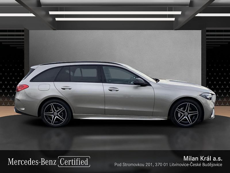 Mercedes-Benz Třídy C C 300 de 4MATIC - fotka 6 z 26