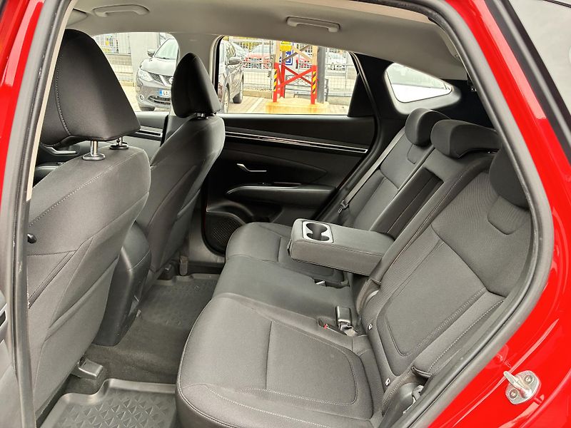 Hyundai Tucson 1.6T-GDi 110kW REZERVACE - fotka 14 z 29