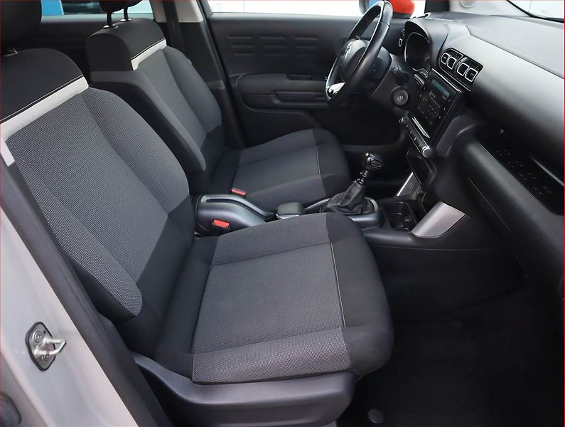 Citroën C3 Aircross (2019) Live 1.5 BlueHDi, Navi - fotka 9 z 17