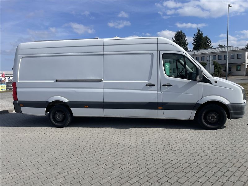 Volkswagen Crafter 2,0 TDi 120kw polointegrovaný - fotka 33 z 42