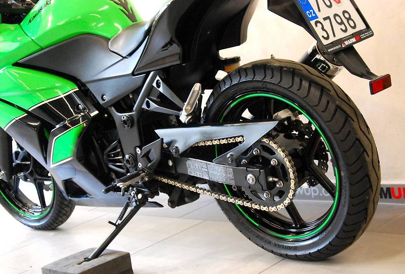 Kawasaki Ninja 250 R (2010) Ninja 250R - hezký stav, ŘP sk - fotka 18 z 20