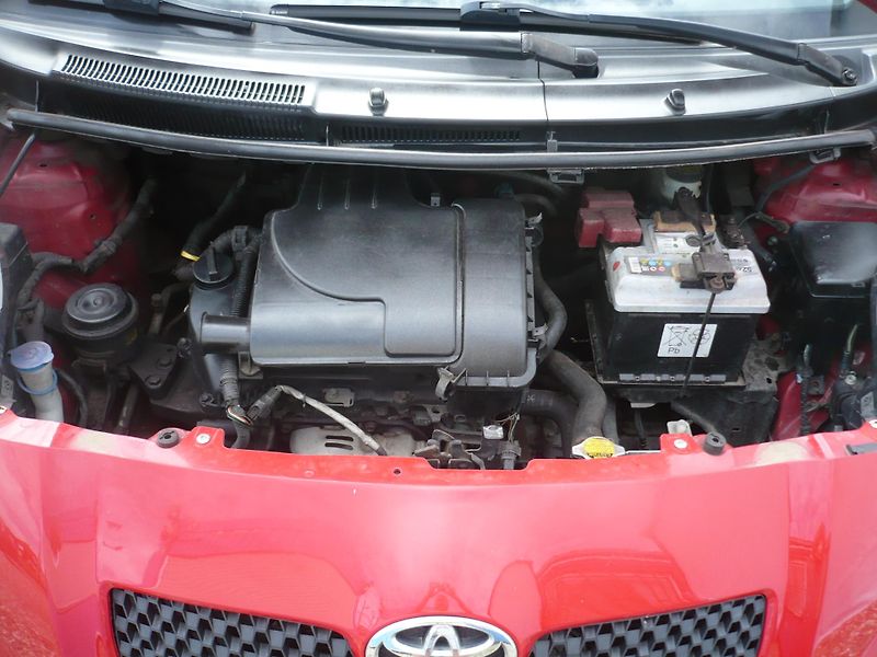 Toyota Yaris 1.0i 51Kw - fotka 24 z 24