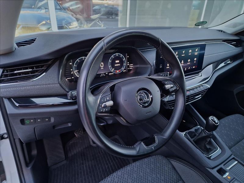 Škoda Octavia 2.0 TDI Style Tažné,ČR,1.Maj. - fotka 20 z 50