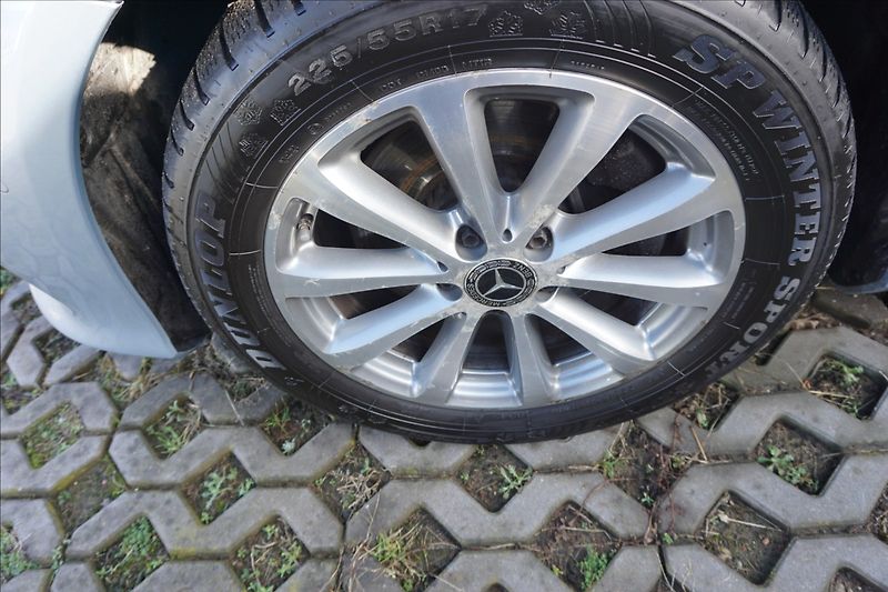 Mercedes-Benz Třídy E 2,0 E 220d 4M kombi - fotka 16 z 16