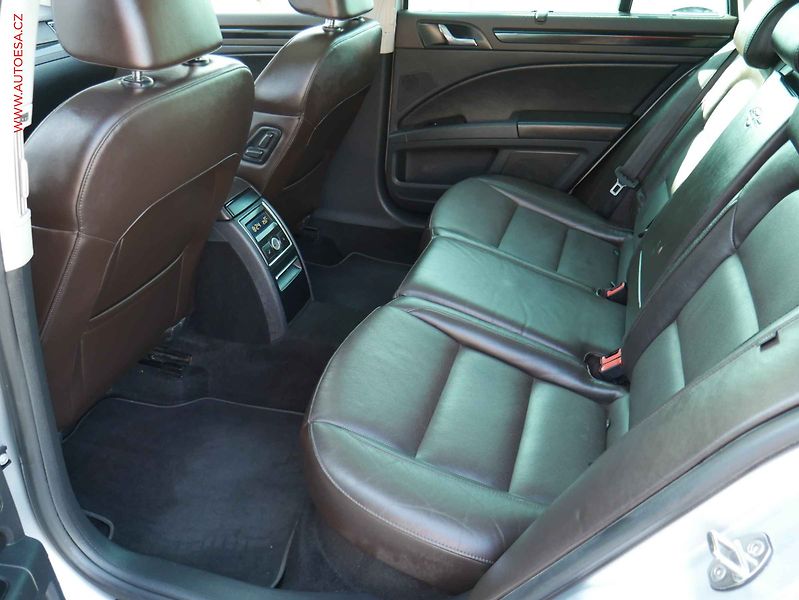 Škoda Superb (2014) 2.0TDi 4x4, ČR, Panor, kůže - fotka 10 z 25