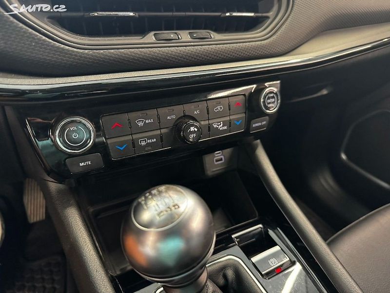 Jeep Compass (2022) 1,3 GSE 130k man. Night Eagle - fotka 14 z 27