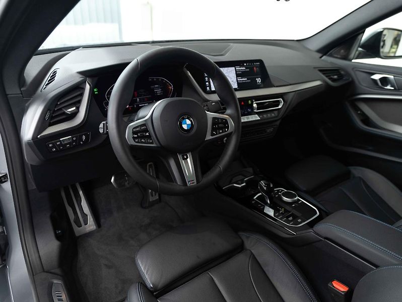 BMW Řada 2 220i Gran Coupé - fotka 11 z 23