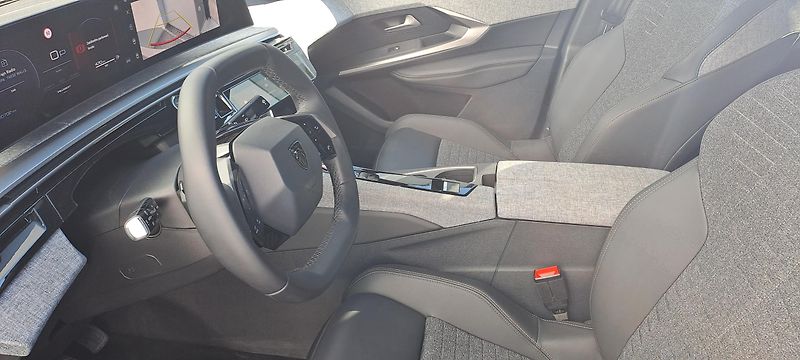 Peugeot 3008 (2025) BUSINESS Hybrid 145 e-DCS6 - fotka 10 z 22