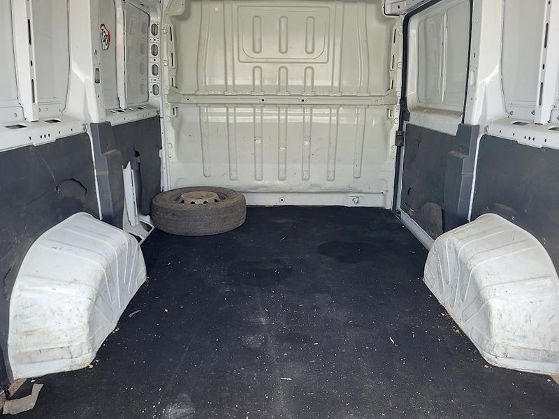 Peugeot Boxer FURGON L1H1 2.2 BlueHDi 120k - fotka 32 z 42