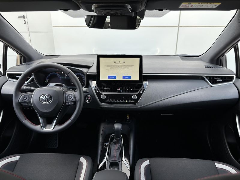 Toyota Corolla (2026) TS 2.0 HEV GR SPORT  - fotka 5 z 14