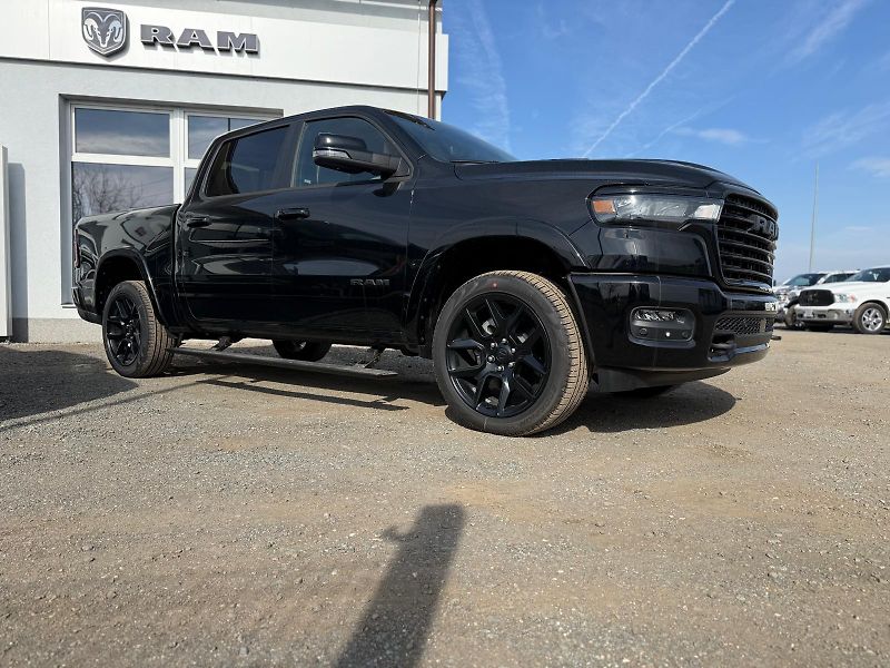 Dodge RAM (2025) 1500 Laramie Night Ed 3.0l - fotka 2 z 10