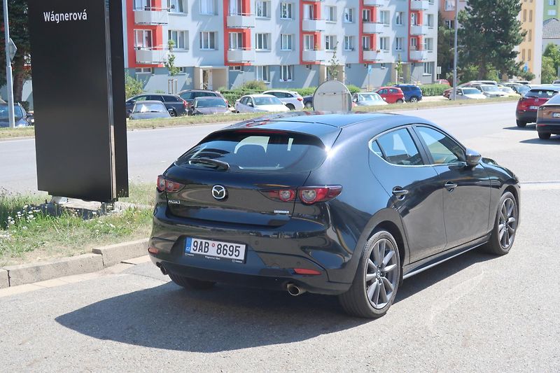 Mazda 3 HB 2,0 G150 AT Plus ČR,servisk - fotka 7 z 37