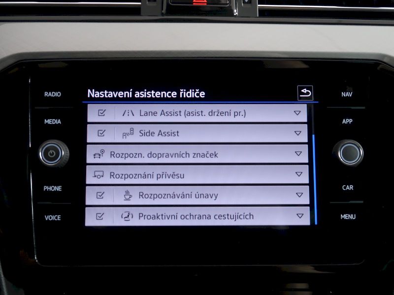 Volkswagen Passat (2023) BUSINESS PREMIUM 2.0TDI 110KW - fotka 29 z 42
