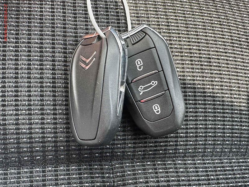 Citroën C4 (2015) 1.2PT, AT, navi - fotka 20 z 20