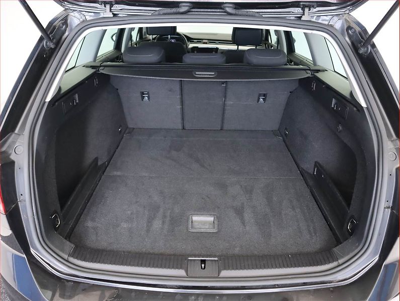 Volkswagen Passat (2020) Business 2.0 TDI, Automat - fotka 14 z 21