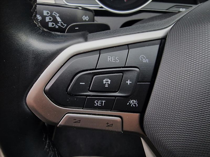 Volkswagen Passat 2.0 TDI 147kW 4MOT DSG Eleganc - fotka 23 z 50
