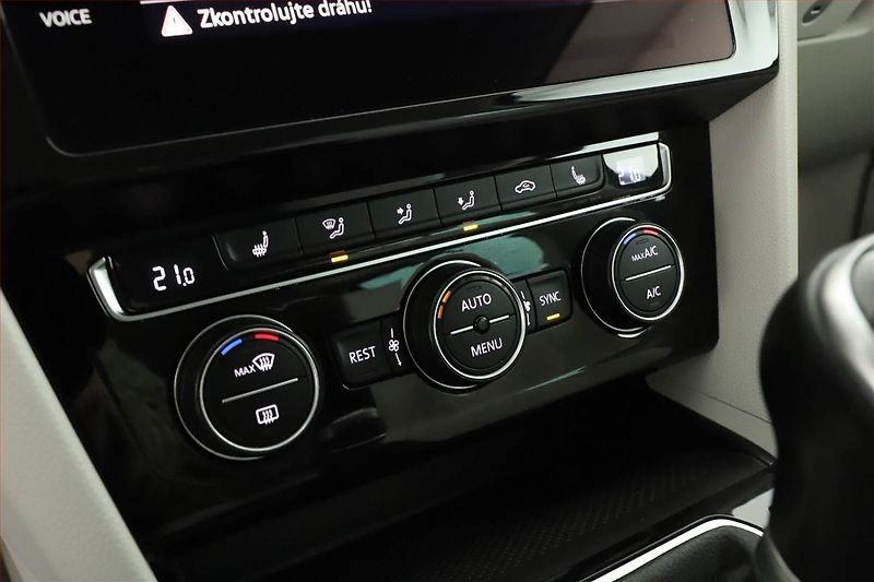 Volkswagen Passat (2020) Elegance 2.0 TDI, ČR,1.maj - fotka 14 z 17