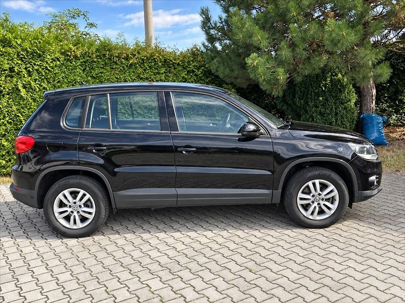 Volkswagen Tiguan 1,4 Tsi trend&Fun aut.klima - fotka 6 z 28