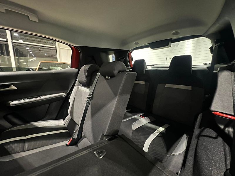 Opel Frontera GS Mild-Hybrid 7 míst- automat - fotka 26 z 36