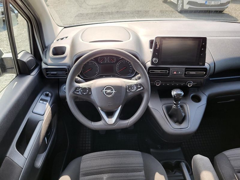 Opel Combo LIFE 1.5 CDTi 96kW L2 7-míst - fotka 10 z 45