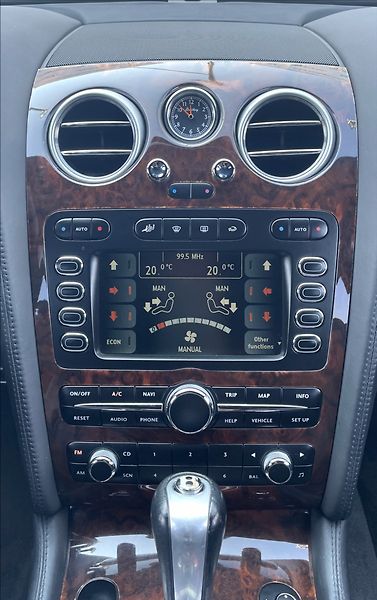 Bentley Continental Flying Spur 6,0 L,412kW,W12,DOHC 48V,Twin- - fotka 18 z 30