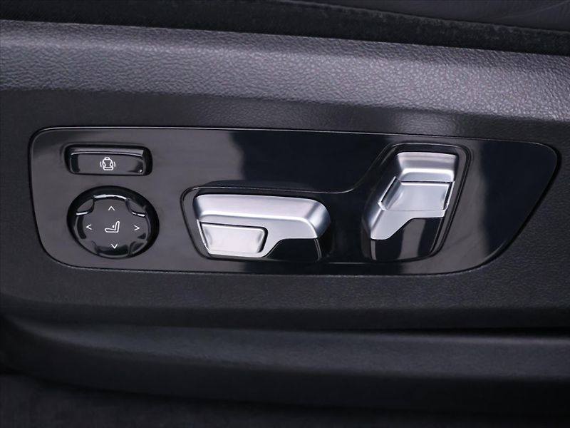 BMW X5 3,0 30D 210kW xDrive M-Paket - fotka 18 z 44
