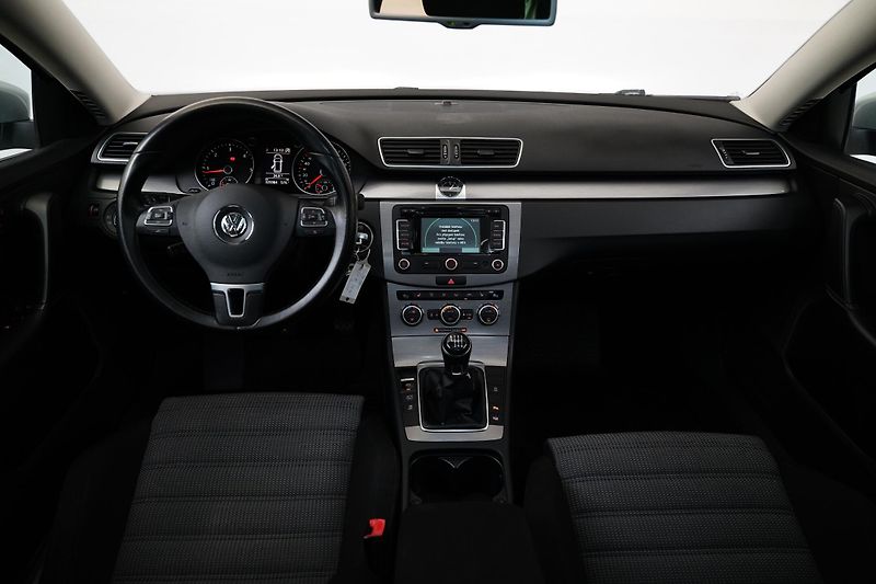 Volkswagen Passat - fotka 5 z 25