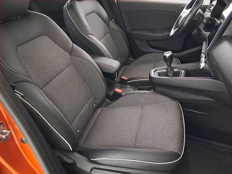 Renault Clio (2022) Intens 1.0 TCe, Serv.kniha - fotka 9 z 21