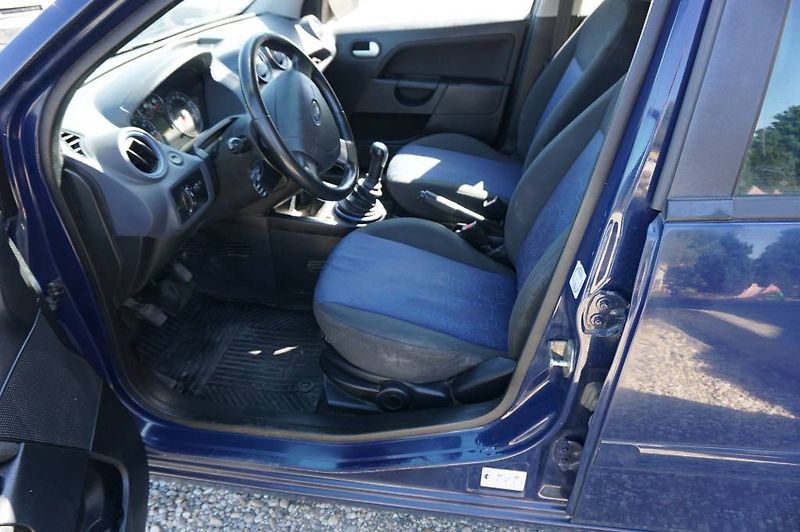 Ford Fiesta (2008) 1,3 NOVÉ V ČR - fotka 8 z 26