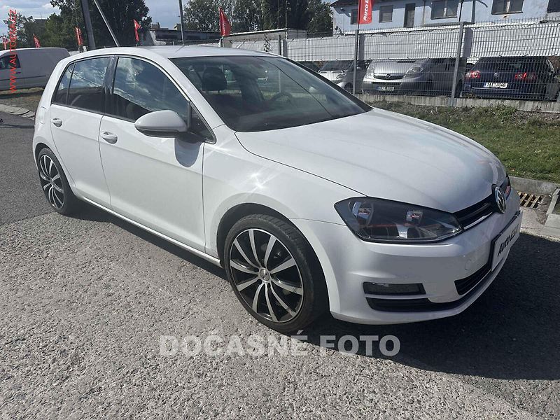 Volkswagen Golf (2014) 1.2 TSi, 1.maj,ČR - fotka 1 z 3