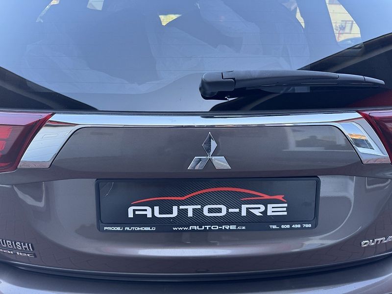 Mitsubishi Outlander (2019) 2.0i Mivec Digi Klima Kamera - fotka 40 z 48