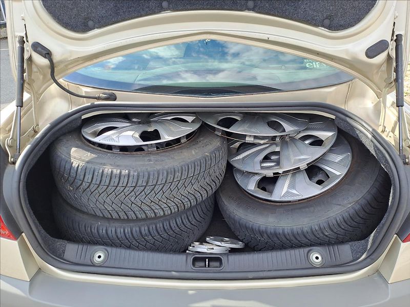 Renault Mégane 1,5 DCI KLIMA,NOVÉ ROZVODY - fotka 12 z 12