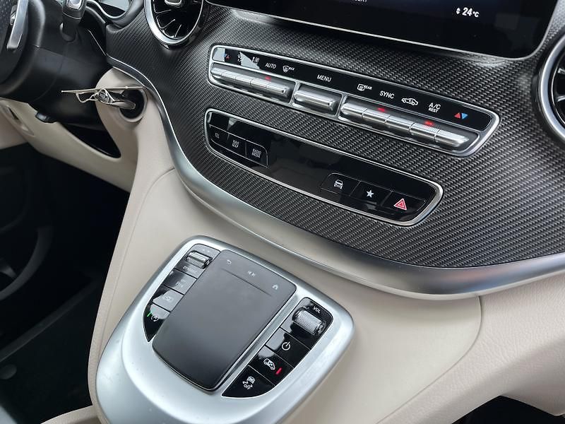 Mercedes-Benz Třídy V 300 d 4MATIC AVANTGARDE AMG - fotka 20 z 28