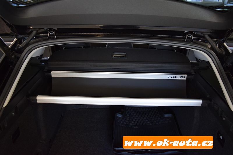 Škoda Superb 2.0 TDI STYLE MATRIX DSG    - fotka 21 z 66