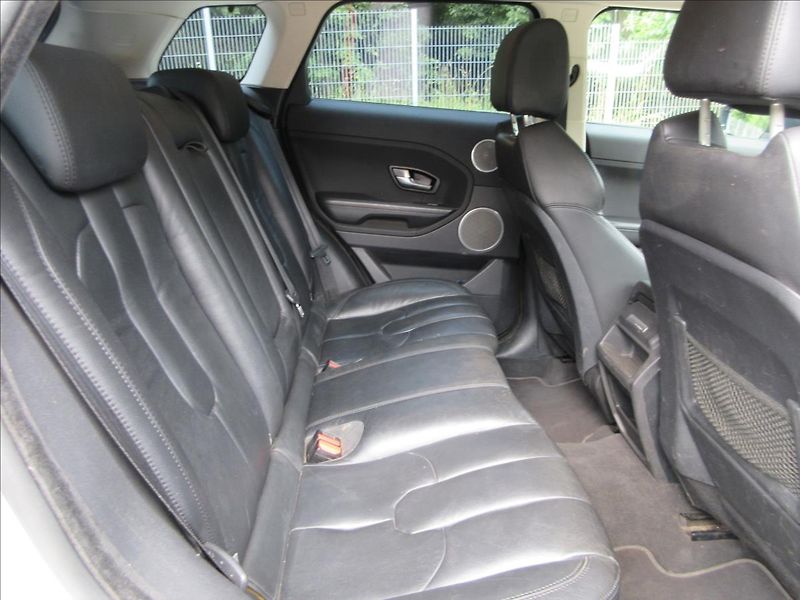 Land Rover Range Rover Evoque 2,2 TD4, 4x4, AT, Panorama, Ků - fotka 15 z 31