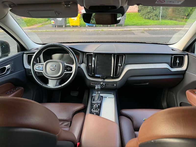Volvo XC60 (2018) Prodam Volvo XC60 D4 FWD Inscr - fotografie inzerátu
