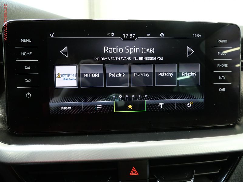 Škoda Kamiq (2021) 1.0 TSi, Ambition Plus, navi - fotka 18 z 23