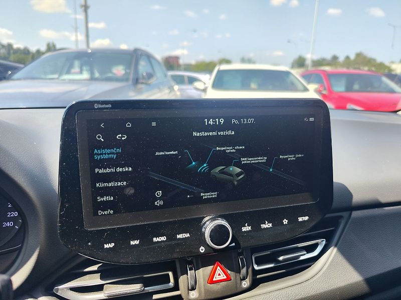 Hyundai i30 1.5 T-GDI/117kW Smart Navi - fotka 14 z 38