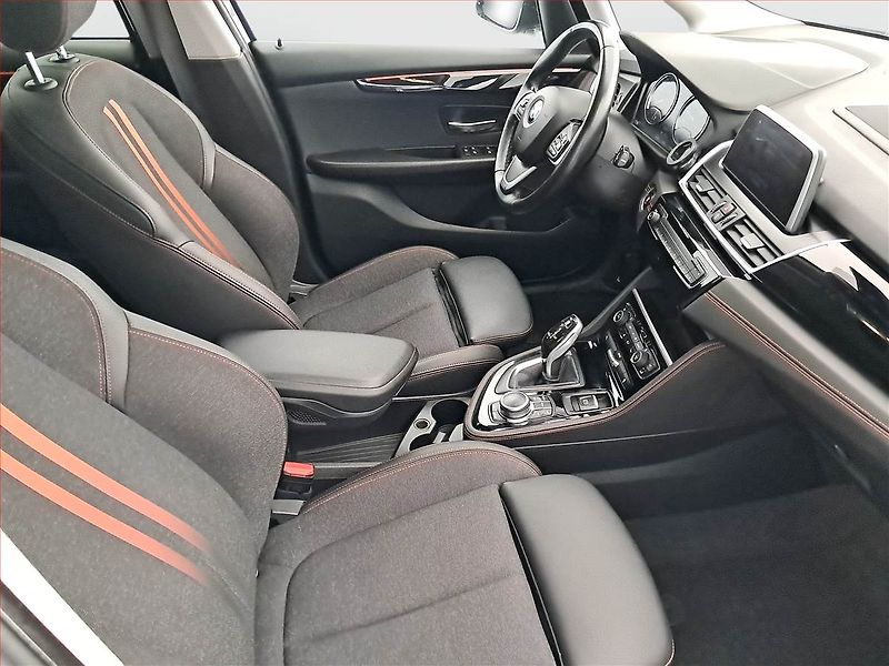 BMW Řada 2 (2019) 218i Gran Tourer, Automat - fotka 9 z 18