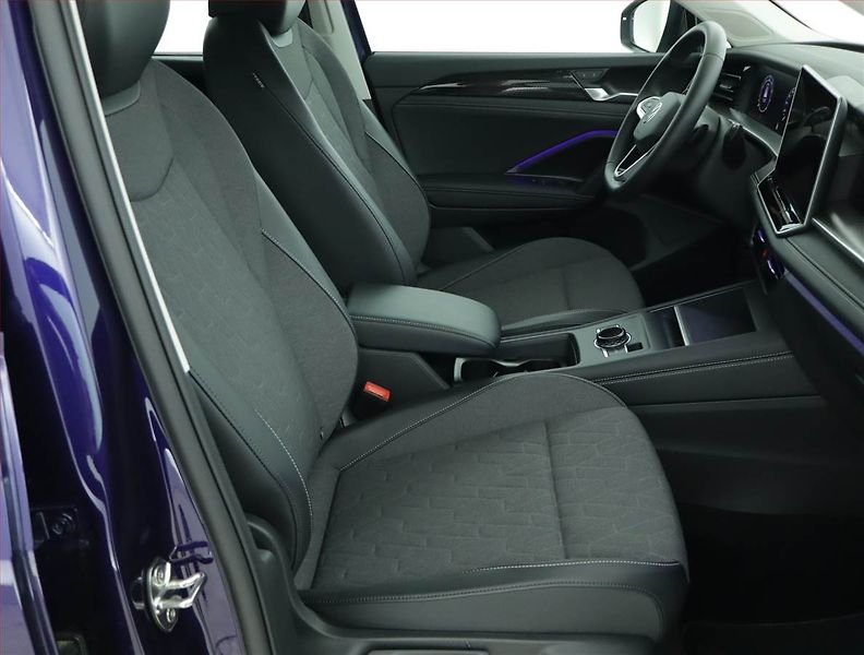 Volkswagen Tayron (2025) 1.5 eTSI - fotka 9 z 19