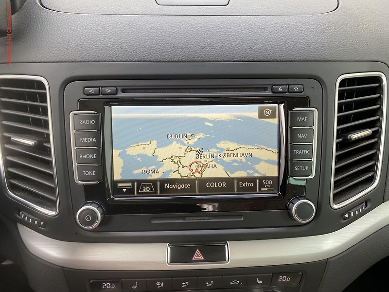 Volkswagen Sharan (2014) 2.0 TDi 4x4, Highline, bixen - fotka 18 z 20