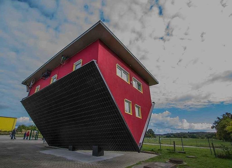 Komplex Prora lemuje překrásná a liduprázdná pláž.