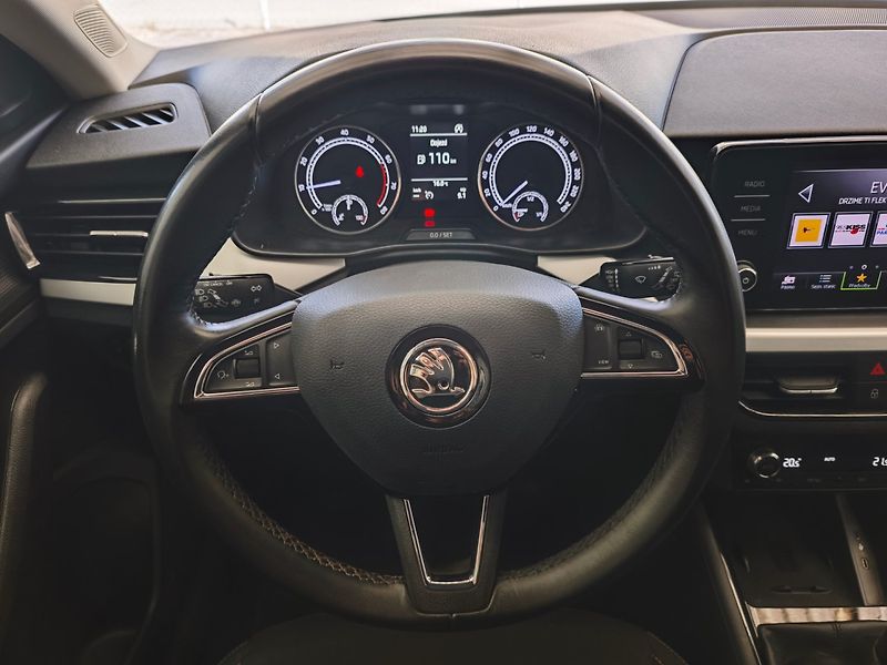 Škoda Scala (2020) 1.0 TSi Drive 125 Years - fotka 16 z 40