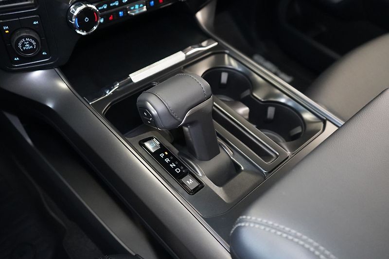 Ford F-150 (2026) Lariat 5,0 298 kW - fotka 34 z 53