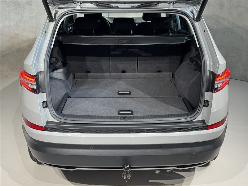 Škoda Kodiaq 2,0 TDi  DSG 4x4 Tour Assist K - fotka 11 z 48